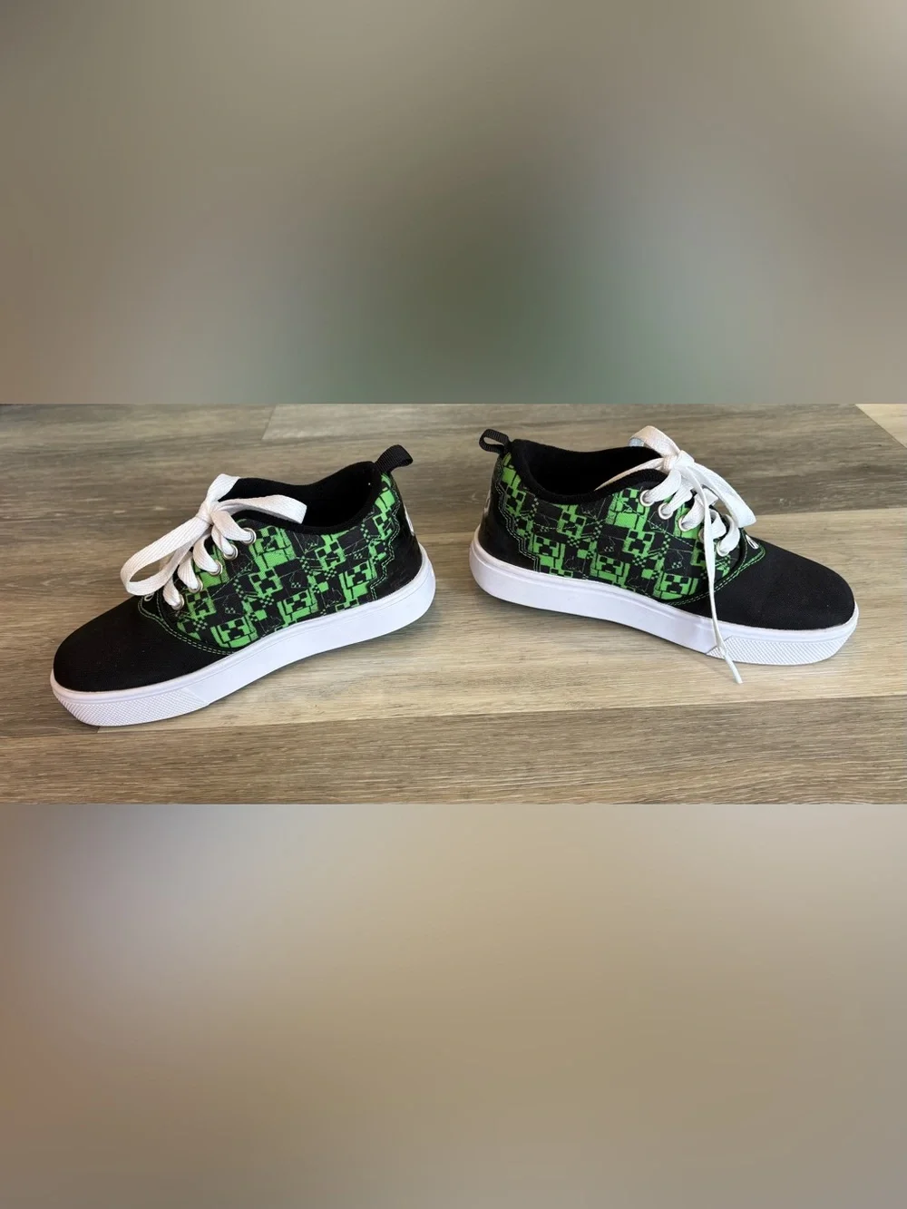 Heelys Kids' Minecraft Black & Green Skate Shoes size 13C NWOT